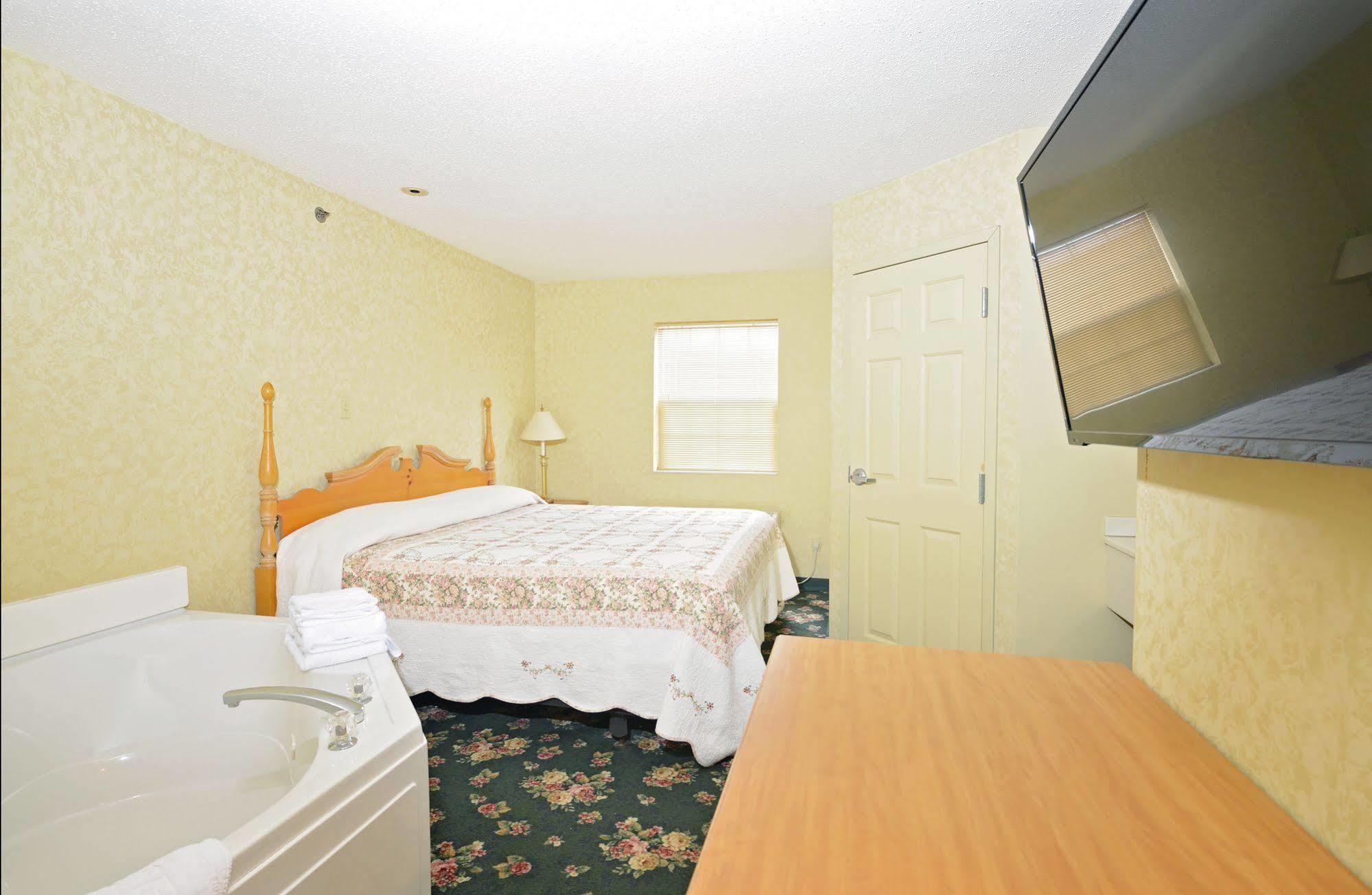 Ourguest Inn & Suites Downtown Port Clinton Exterior foto