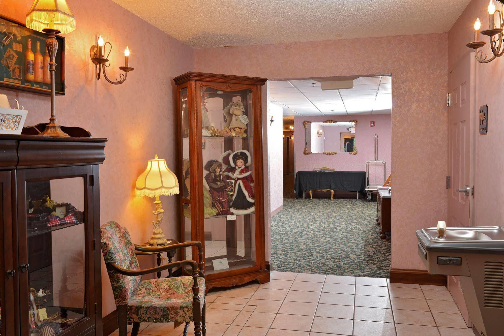 Ourguest Inn & Suites Downtown Port Clinton Exterior foto